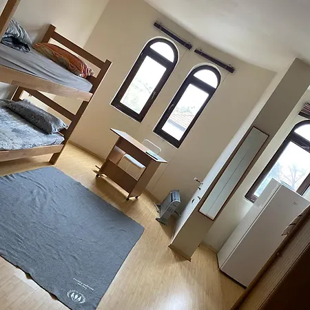 Theswallowotelapartment *